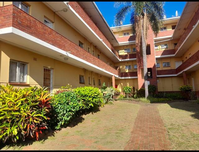 2 BEDROOM FLAT RENTED IN ESSENWOOD